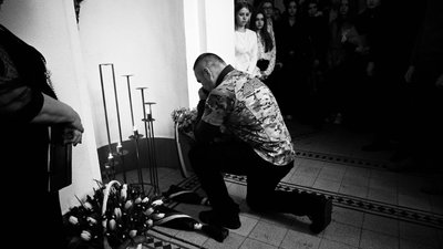 В Ужгороді відкрили меморіальну дошку у пам'ять про загиблого бійця Ігоря Воєводіна В Ужгороді відкрили меморіальну дошку у пам'ять про загиблого бійця Ігоря Воєводіна