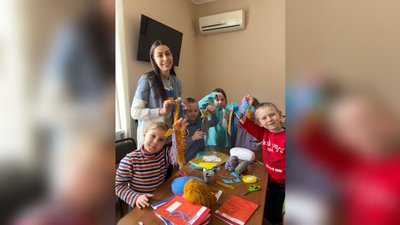"Зараз я потрібна тут". Історія психологині з Києва, яка допомагає діткам у волонтерському центрі на Прикарпатті "Зараз я потрібна тут". Історія психологині з Києва, яка допомагає діткам у волонтерському центрі на Прикарпатті
