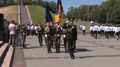 Любов, монети та плани на майбутнє: курсантам Академії пенітенціарної служби вручили дипломи Любов, монети та плани на майбутнє: курсантам Академії пенітенціарної служби вручили дипломи