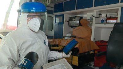 Лікарі швидкої Сум показали, як готуються до відвідин хворих на COVID-19