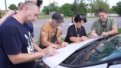 У Херсоні погасили марку "Винищувачі зла" присвячену бойовим літакам-винищувачам F-16 У Херсоні погасили марку "Винищувачі зла" присвячену бойовим літакам-винищувачам F-16