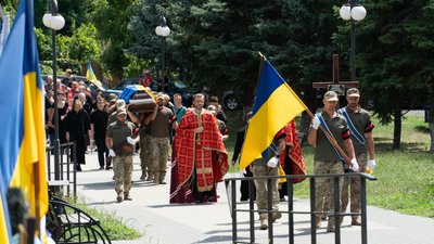 В Ужгороді попрощалися з полеглим захисником Ференцом Сімйоном В Ужгороді попрощалися з полеглим захисником Ференцом Сімйоном