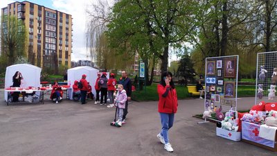 Захід у парку ім. Чекмана розпочався о 10-й ранку і тривав цілий день. Захід у парку ім. Чекмана розпочався о 10-й ранку і тривав цілий день.