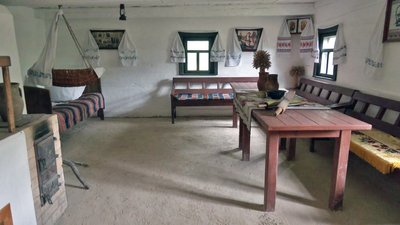 У музеї-скансені на Волині реставрують автентичні хати У музеї-скансені на Волині реставрують автентичні хати