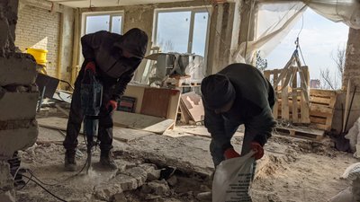 В інфекційній лікарні Харкова показали, як триває ремонт реанімації, яку мали відкрити восени В інфекційній лікарні Харкова показали, як триває ремонт реанімації, яку мали відкрити восени