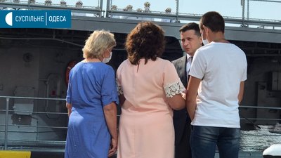 Зеленський нагородив посмертно викладачку коледжа економіки та рятувальника Зеленський нагородив посмертно викладачку коледжа економіки та рятувальника