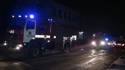 Двох дітей та дорослого госпіталізували через пожежу в Івано-Франківську Двох дітей та дорослого госпіталізували через пожежу в Івано-Франківську
