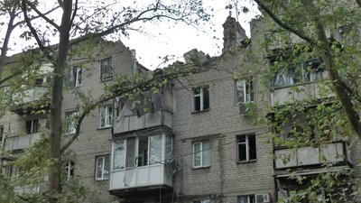 "Ми ж — українці, мусимо допомагати одне одному". Як франківські комунальники ремонтували будинки у Миколаєві "Ми ж — українці, мусимо допомагати одне одному". Як франківські комунальники ремонтували будинки у Миколаєві