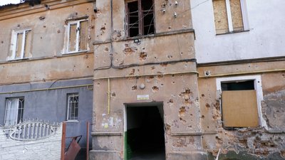 Обстріляний будинок Обстріляний будинок
