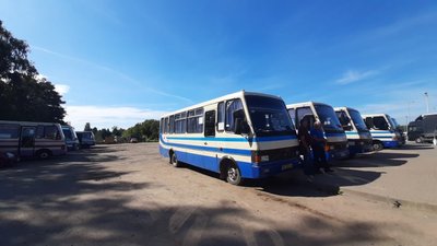 "Дублюють міські". Львівська мерія звернулася до суду, аби врегулювати рух приміських маршруток