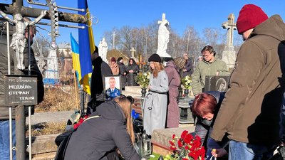 Врятував побратимів, відвівши літак: на Тернопільщині вшановують Героя України Олександра Корпана