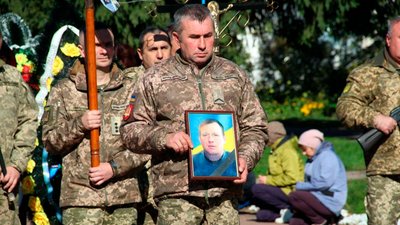 На Чернігівщині в останню путь провели двох воїнів На Чернігівщині в останню путь провели двох воїнів