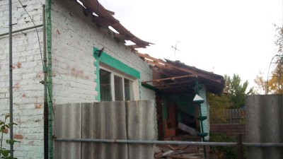 Пошкоджений будинок внаслідок російських обстрілів на Чернігівщині Пошкоджений будинок внаслідок російських обстрілів на Чернігівщині
