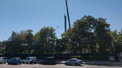 У Харкові почали встановлювати флагшток до 30-річчя Незалежності: як він виглядає У Харкові почали встановлювати флагшток до 30-річчя Незалежності: як він виглядає
