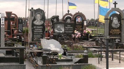 Квартал кладовища "Яцево", де поховані загиблі воїни АТО та ООС з Чернігова. Квартал кладовища "Яцево", де поховані загиблі воїни АТО та ООС з Чернігова.