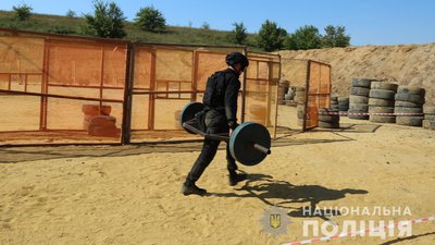 Вінницькі спецпризначенці вибороли перемогу в змаганнях зі стрільби Вінницькі спецпризначенці вибороли перемогу в змаганнях зі стрільби