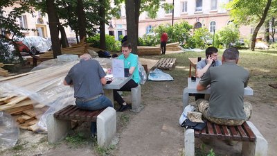 У Львові триває ліквідації наслідків ракетного удару У Львові триває ліквідації наслідків ракетного удару