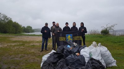Лікар у Тернополі ініціював суботні толоки Лікар у Тернополі ініціював суботні толоки