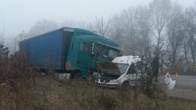 У ДТП на Хмельниччині загинуло подружжя та їх дитина У ДТП на Хмельниччині загинуло подружжя та їх дитина