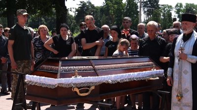 Загинули в боях за Україну: у Житомирі провели в останню путь двох військовослужбовців