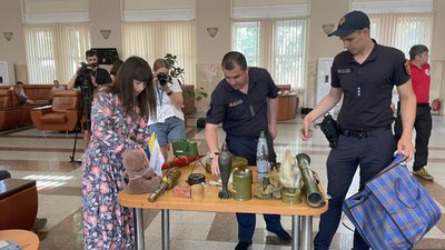 В Одесі рятувальники створили пересувний інформаційний пункт. ВІДЕО В Одесі рятувальники створили пересувний інформаційний пункт. ВІДЕО