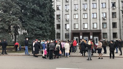 Батьки вихованців дитсадків вийшли на протест у Кременчуці Батьки вихованців дитсадків вийшли на протест у Кременчуці