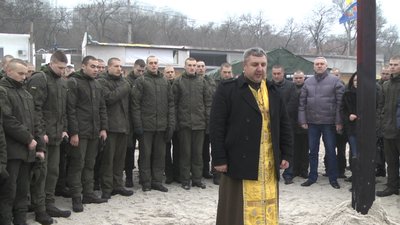 В Одесі на Водохреща близько сотні нацгвардійців скупались у морі В Одесі на Водохреща близько сотні нацгвардійців скупались у морі