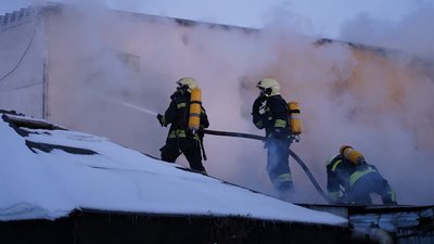 У Черкасах горіла споруда по вулиці Оборонна