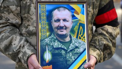 В Ужгороді попрощалися із 46-річним захисником Віталієм Черваком