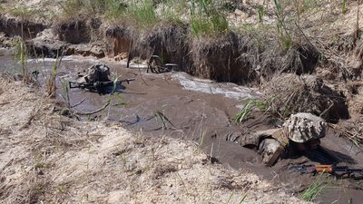 В Олешківських пісках морпіхи завоювали право носити берет кольору морської хвилі В Олешківських пісках морпіхи завоювали право носити берет кольору морської хвилі