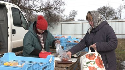 На Черкащині продукти для віддалених сіл привозить "магазин на колесах" На Черкащині продукти для віддалених сіл привозить "магазин на колесах"