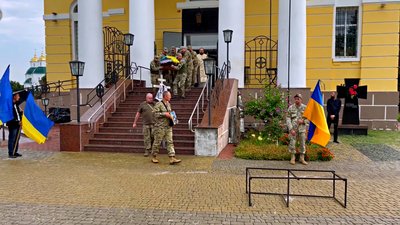 "Щоб бути героєм, не потрібно про це кричати": у Прилуках попрощалися зі старшим солдатом Василем Вдовіним