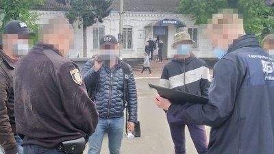 На Черкащині ДБР на хабарі викрило інспектора поліції