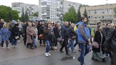 У Шостці на Сумщині провели в останню путь добровольця Станіслава Бєліка У Шостці на Сумщині провели в останню путь добровольця Станіслава Бєліка
