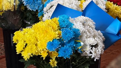 Квіти загиблому