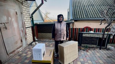 Київські благодійники привезли гуманітарну допомогу до Херсона Київські благодійники привезли гуманітарну допомогу до Херсона