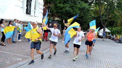 Марафон “Схід і Захід разом”. Учасники пробігли Кропивницьким Марафон “Схід і Захід разом”. Учасники пробігли Кропивницьким