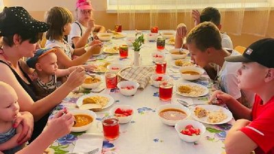 Волонтер з Німеччини організував канікули на морі для херсонських дітей