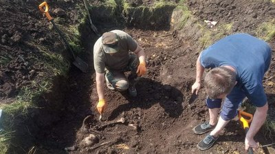 На Львівщині знайшли спільну могилу, де були поховані вояки УПА На Львівщині знайшли спільну могилу, де були поховані вояки УПА