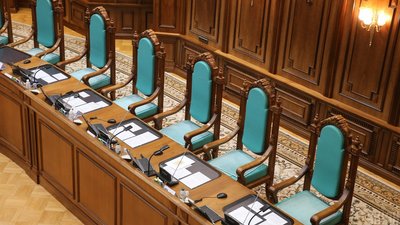 Зеленський затвердив 3-річну стратегію розвитку правосуддя. Що чекає на КСУ