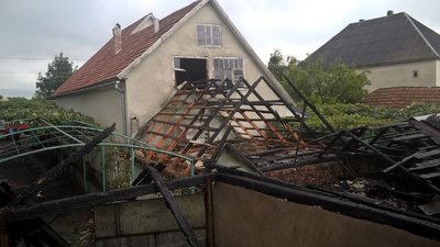 Пожежа на Мукачівщині: причини виникнення та суму завданих збитків встановлюють