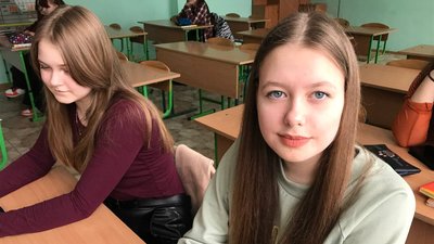 В ліцеї у Житомирі прихистили бездомну кішку, яка під час повітряних тривог спускалася з дітьми у сховище В ліцеї у Житомирі прихистили бездомну кішку, яка під час повітряних тривог спускалася з дітьми у сховище
