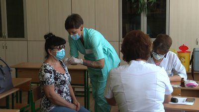 Вакцинація освітян у Запоріжжі: "Іди, або я тебе звільню — на це ми не маємо права"