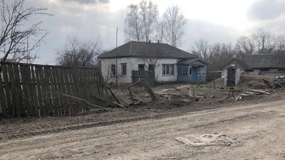 «Ось вам апельсин, а ми ще трішки постріляємо. І вони стріляли». 25 днів життя в окупації у Слободі «Ось вам апельсин, а ми ще трішки постріляємо. І вони стріляли». 25 днів життя в окупації у Слободі
