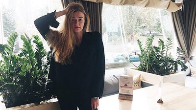 Cosmopolitan звільнив заступницю головреда за висміювання похорону військового