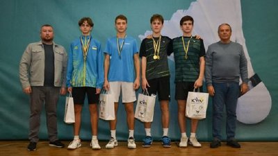 бадмінтоністи