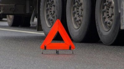 У Мені вантажівка наїхала на людину, яка лежала посеред дороги