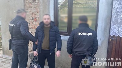 "Тероризували місцеве населення та підприємців": на Одещині затримали організатора та учасника злочинного угрупування "Тероризували місцеве населення та підприємців": на Одещині затримали організатора та учасника злочинного угрупування