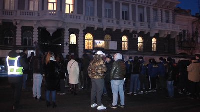 В Одесі пройшла акція підтримки ветеранки війни на Донбасі Вікторії Котеленець В Одесі пройшла акція підтримки ветеранки війни на Донбасі Вікторії Котеленець