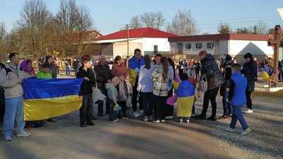 31-річного офіцера Василя Ткачука, який повернувся з російського полону, зустріли
